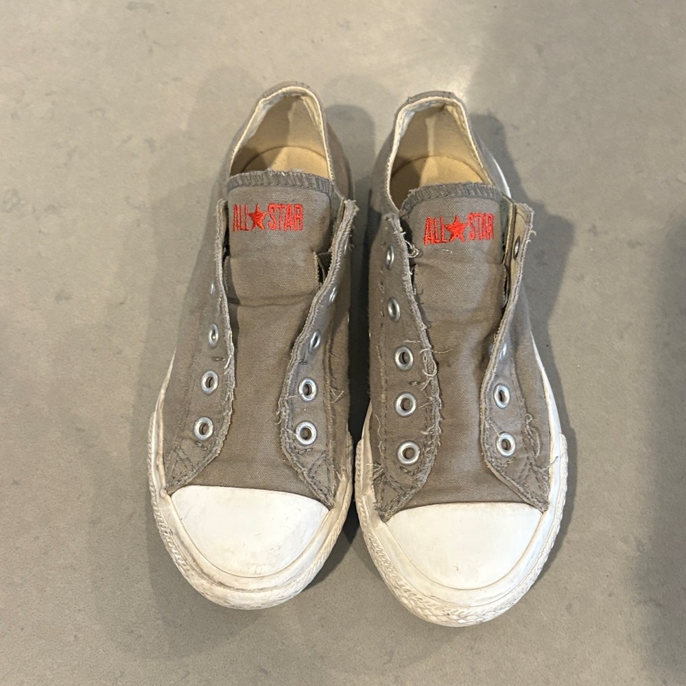Kids unisex slip on converse low tops chucks 1.5 Y